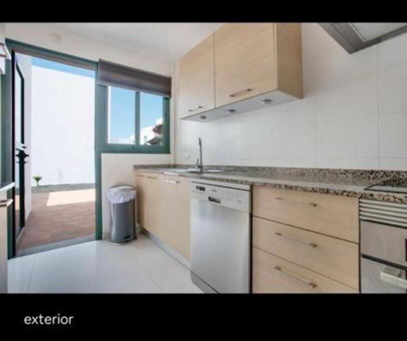 Spacious Private Villa & Private Heated Pool - Villa Sunshine Costa Teguise Exterior photo